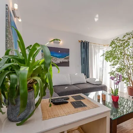 Apartment Romantic Oasis Modern Zadar